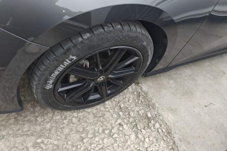 Used CHANGAN UNI-V 2022 1.5T Smart Navigation Version Left Front Wheel Hub