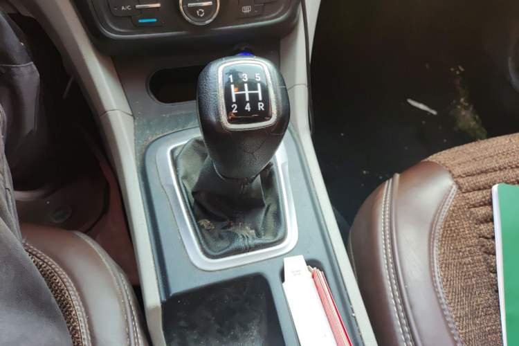 Used Dongfeng Aeolus L60 2015 1.8L Manual New Enjoyment Version