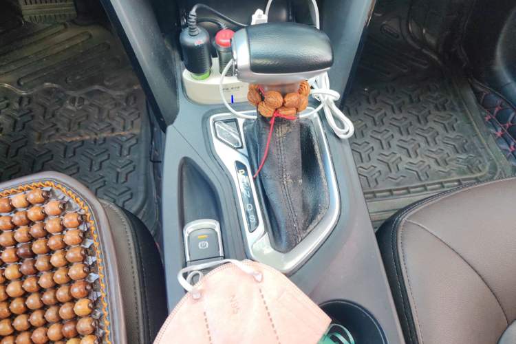 Used GAC Trumpchi GS4 2016 235T G-DCT Elite Edition Gear Lever