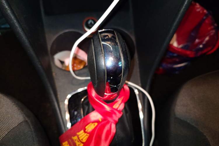 Used Volkswagen Polo 2016 1.6L Automatic Comfort Model Gear Lever