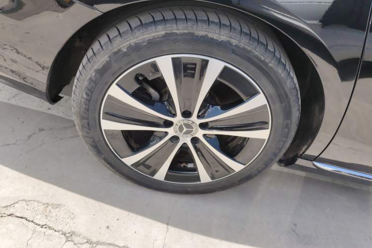 Used Mercedes-Benz E-Class New Energy 2023 E 350 e L Plug-in Hybrid Sedan Exterior 5