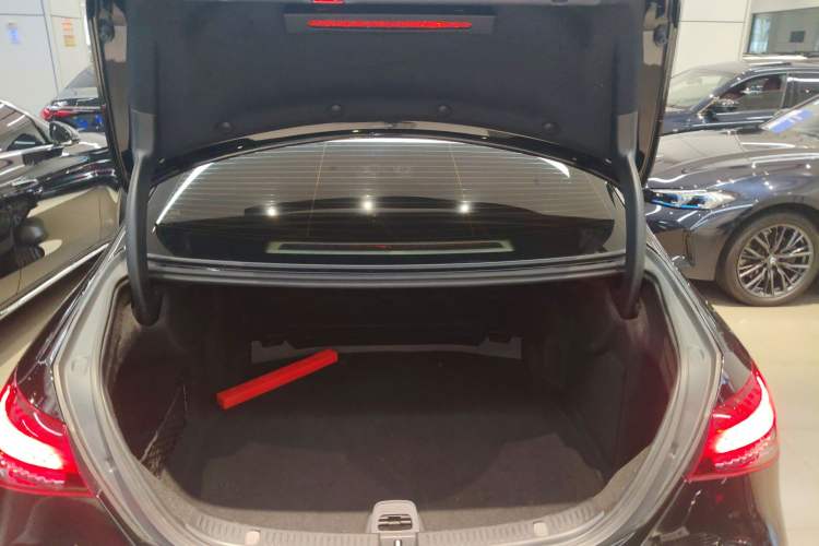 Used Mercedes-Benz E-Class 2023 Updated E 300 L Luxury Edition
