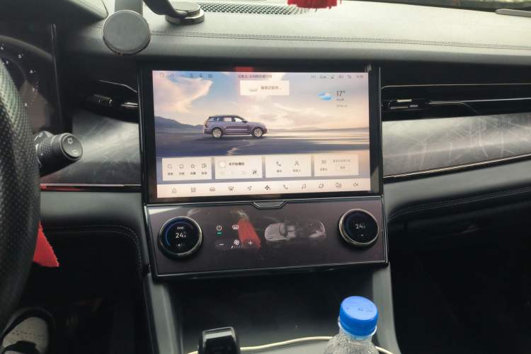 Used Lynk & Co 09 2021 2.0T Halo Six-Seater Audio And AC Panel