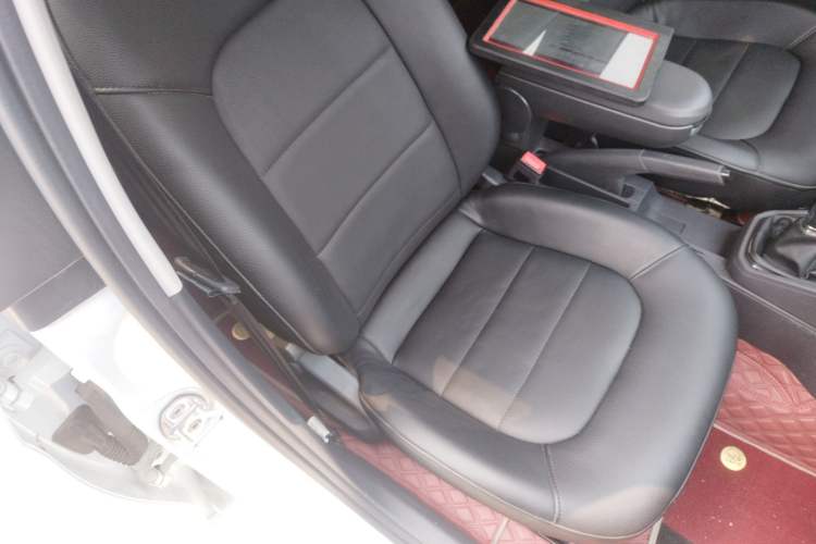 Used Volkswagen Jetta 2017 1.4L Manual Fashion Edition Right Front Seat