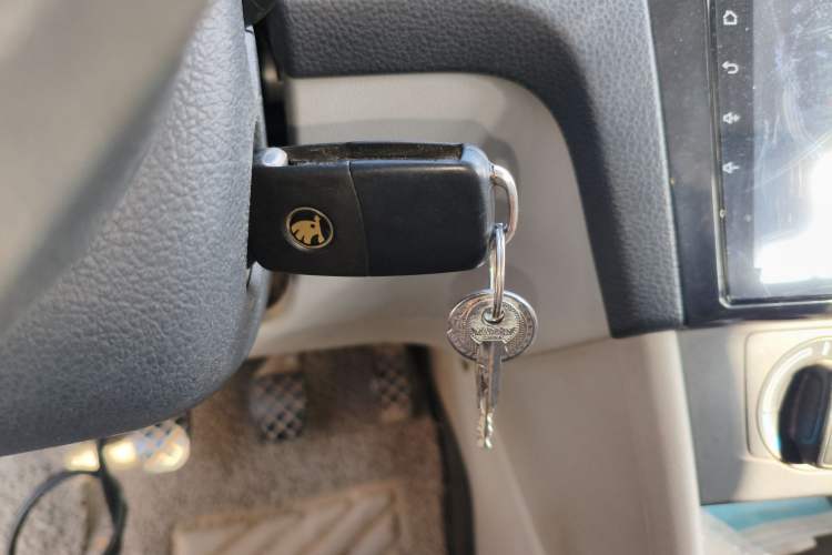 Used Skoda Rapid 2016 1.6L Manual Front-Wheel-Drive Version
