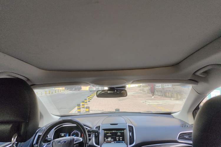 Used Ford Edge 2015 2.0T GTDi Two-Wheel-Drive High-Line Version