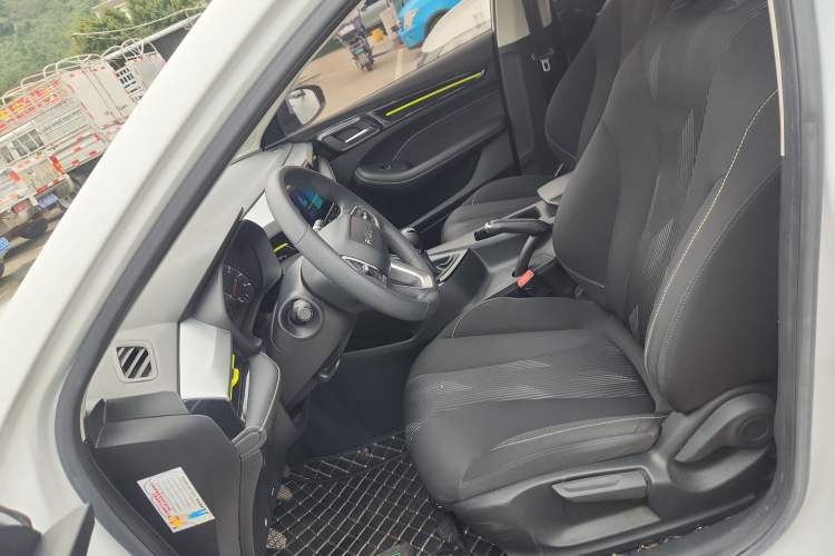 Used Roewe i5 2021 1.5L Manual Platinum Edition Left Front Seat