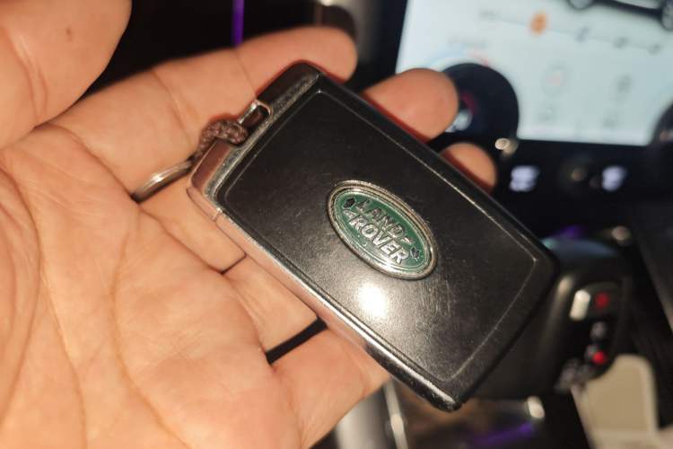 Used Land Rover Range Sport 2021 3.0 L6 YAO Black Edition Vehicle Key