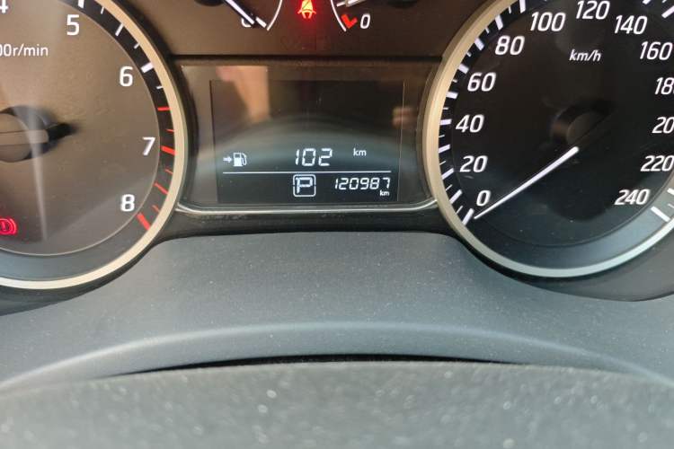 Used Nissan Sylphy 2016 1.6 XL CVT Luxury Edition Odometer Close Up