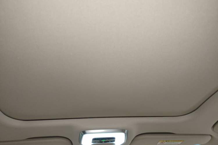 Used Hongqi H9 2025 Model Facelifted 2.0T Two-Wheel Drive Flag-Style Luxury Business Edition, 5 Seats
