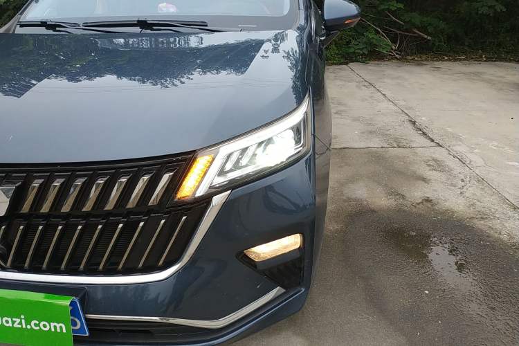 Used Wuling Jiachen 2022 1.5T CVT Deluxe Flagship Edition
