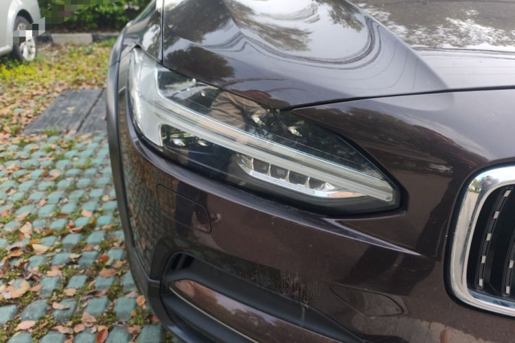 Used Volvo V90 2017 Cross Country T5 AWD Prestige Edition
