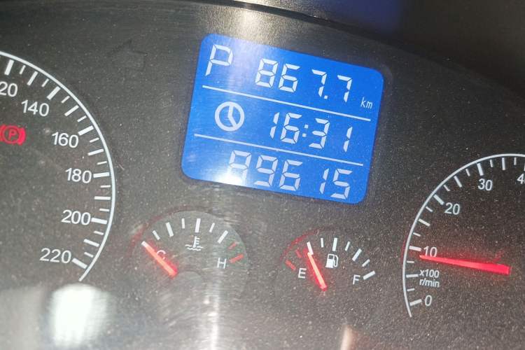 Used Chery Tiggo 3 2014 1.6L CVT ZhiShang Edition Odometer Close Up