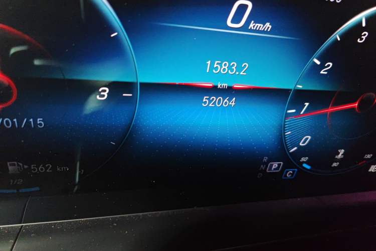 Used Mercedes-Benz GLE 2021 GLE 350 4MATIC Dynamic Edition Odometer Close Up