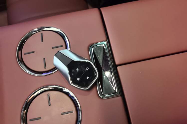 Used Hyptec HL 2025 700 Ultra Six-Seater All-Wheel-Drive LiDAR Version
