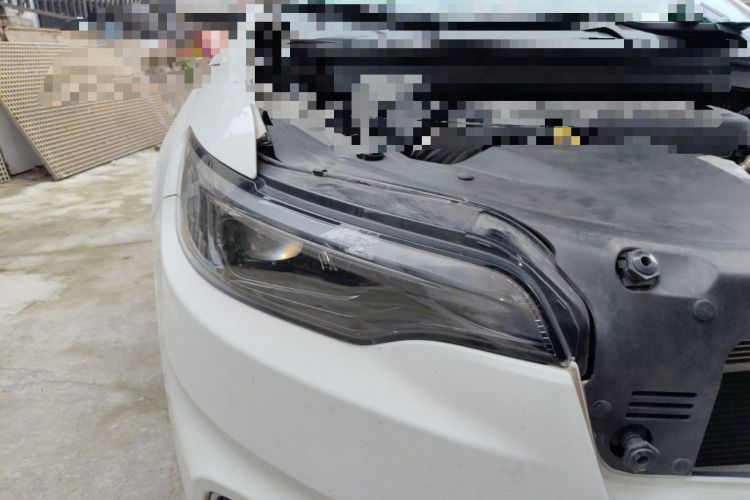 Used Jeep Cherokee 2019 2.0T Two-Wheel Drive Smart Enjoyment Version China VI Right Front Headlight