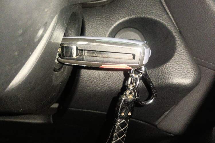 Used Toyota FRONTLANDER 2022 2.0L CVT Elite Edition Vehicle Key