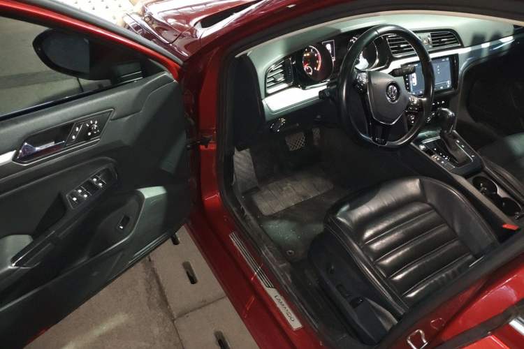 Used Volkswagen Lamando 2017 280TSI DSG Luxury Edition Driver Seat