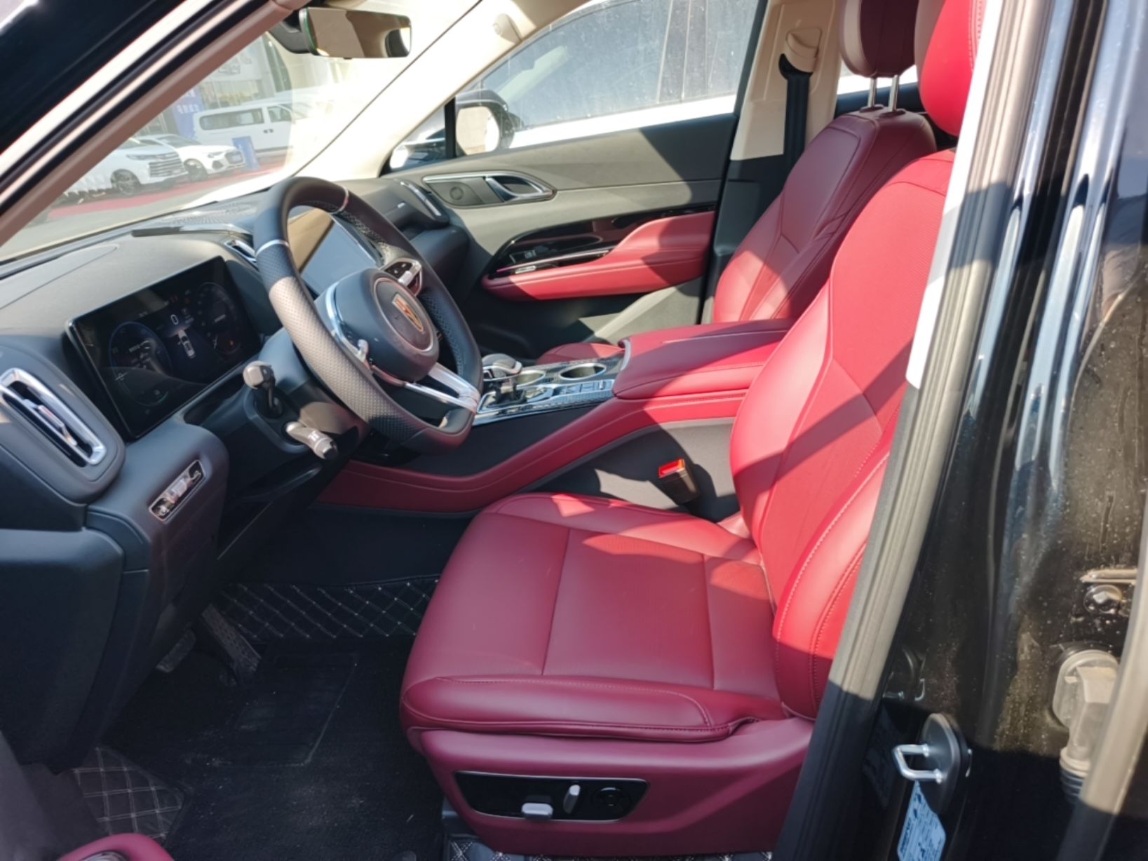 Hongqi HS3 PHEV 2025 Model 117km Jingwei Edition — снимка 17