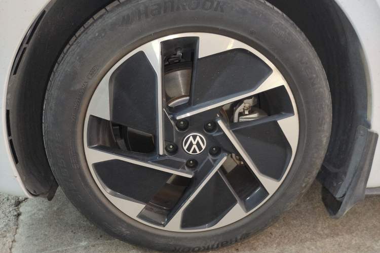 Used Volkswagen ID.3 2023 Upgraded Model Pure Intelligent Enjoyment Version Left Front Wheel Hub