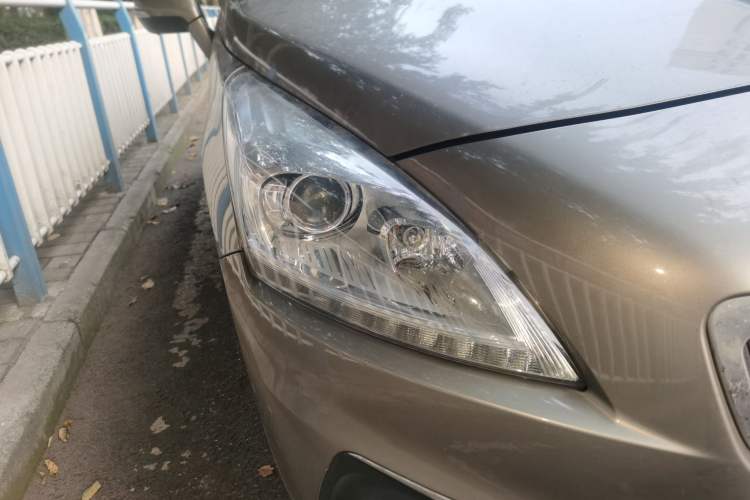 Used Peugeot 3008 2015 1.6THP Automatic Prestige Edition Right Front Headlight