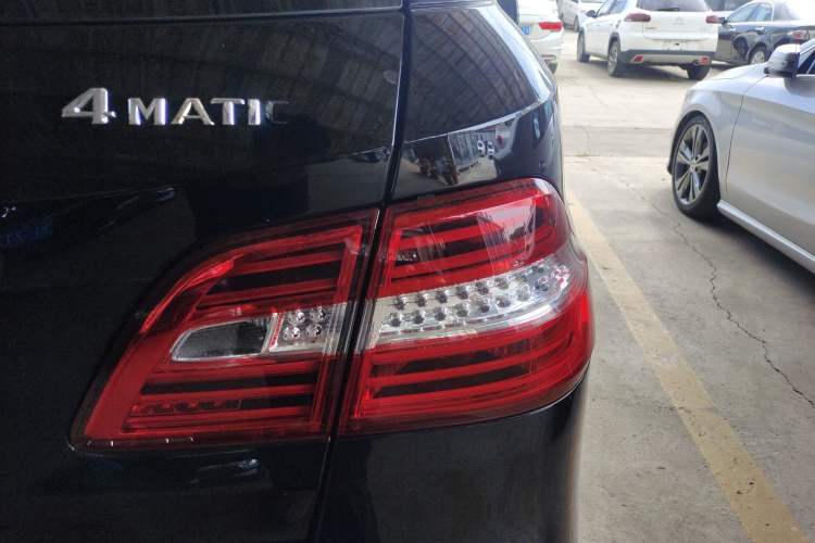 Used Mercedes-Benz M-Class 2014 ML 400 4MATIC Dynamic Model