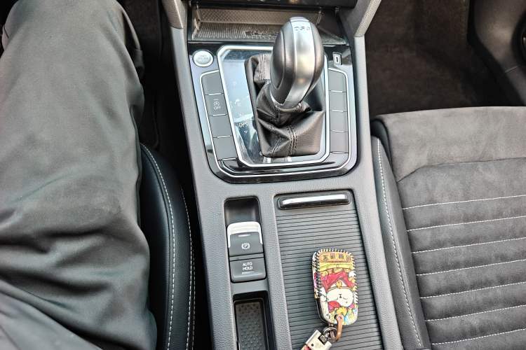 Used Volkswagen Magotan 2020 330TSI DSG Luxury Edition Gear Lever