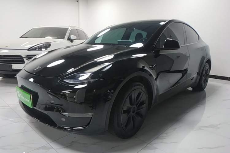 Used Tesla Model Y 2023 Long-Range All-Wheel-Drive Version