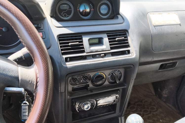 Used Leopaard 6481 2009 2.2L Manual 4x4
