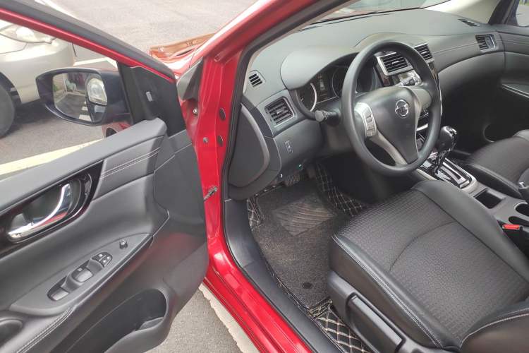 Used Nissan Tiida 2019 1.6L CVT Smart Enjoyment Version China VI Standard
