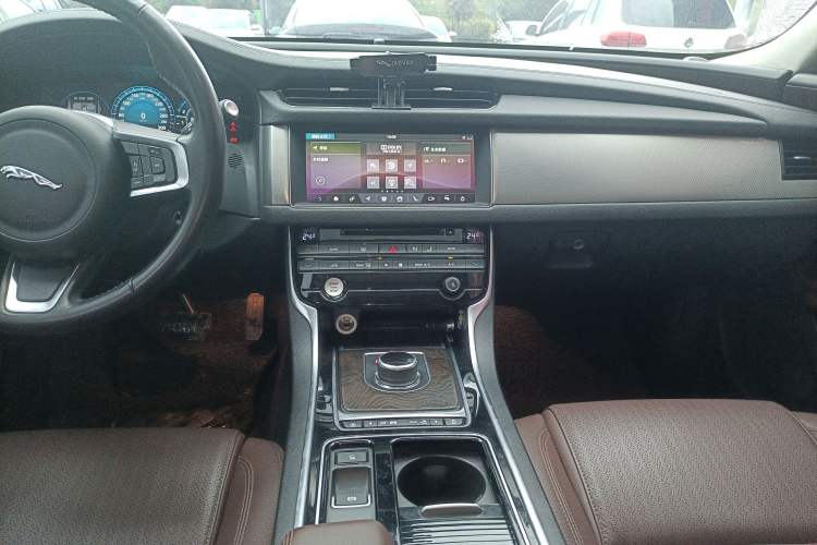 Used Jaguar XFL 2018 XFL 2.0T 250 PS Luxury Edition