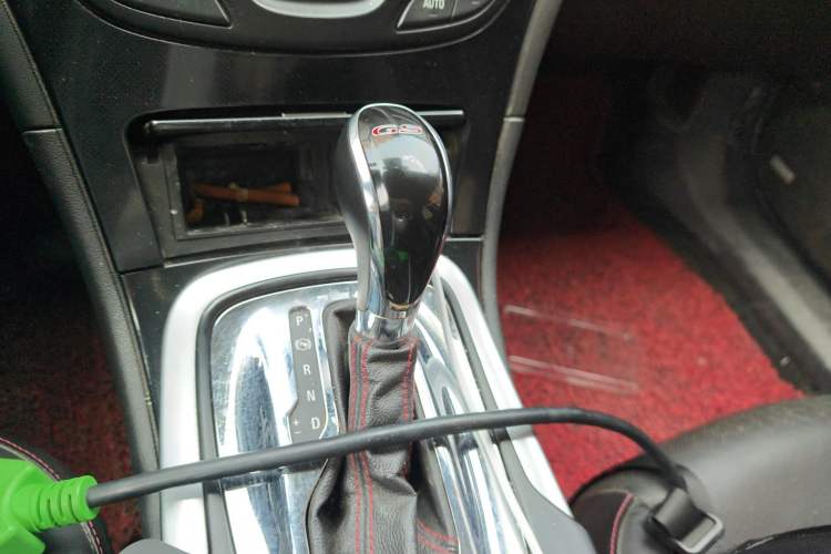 Used Buick Regal 2014 GS 2.0T Passionate Sport Edition Gear Lever