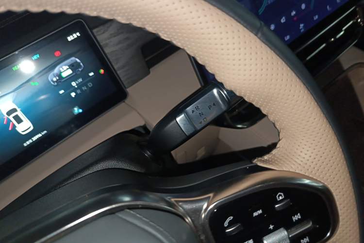 Used JETOUR Shanhai L9 2025 1.5TD 2DHT Flagship Edition 6 Seats