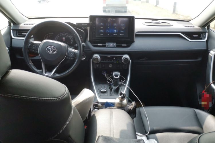 Used Toyota RAV4 2020 2.0L CVT Four-Wheel Drive Prestige Edition Center Console