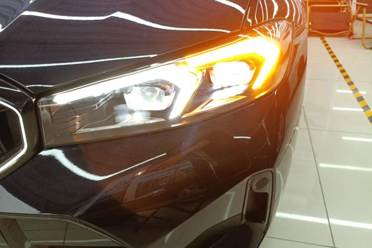 Used BMW 3 Series 2025 330Li M Sport Shadowline Package Left Front Headlight