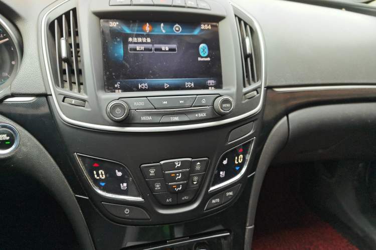 Used Buick Regal 2014 GS 2.0T Passionate Sport Edition Audio And AC Panel