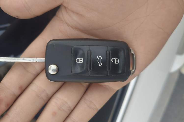 Used Volkswagen Gran Lavida 2015 1.6L Automatic Comfort Edition Vehicle Key