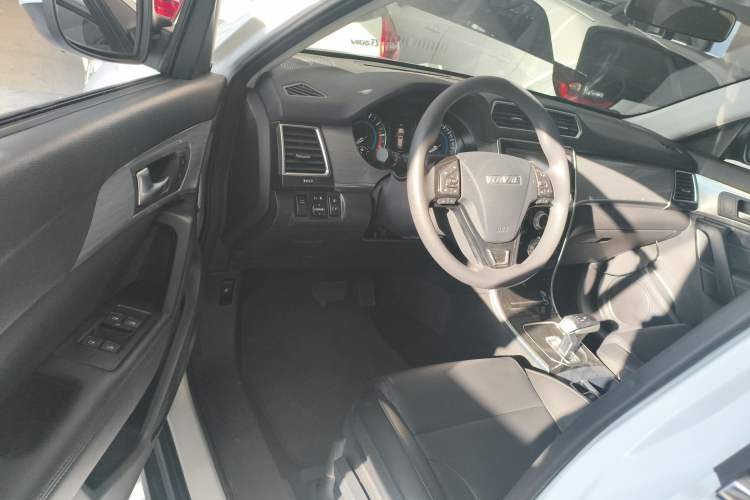 Used Haval H2 2018 1.5T Dual-Clutch Two-Wheel Drive Fashion Model China VI Standard