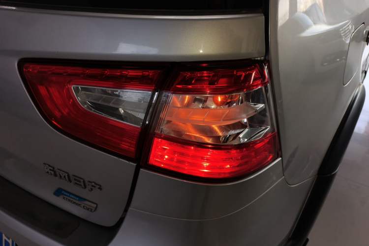 Used Nissan Livina 2015 Jinrui 1.6XV CVT Cool Cafe Edition
