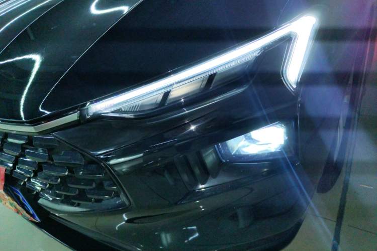 Used Ford Mondeo 2023 EcoBoost 180 Comfort Model Left Front Headlight