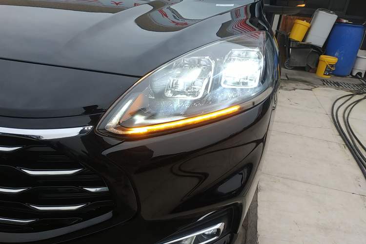 Used Ford Escape 2020 EcoBoost 245 Two-Wheel Drive Smart & Enjoyment Model