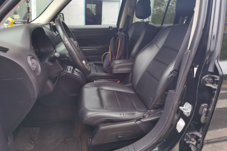 Used Jeep Patriot 2014 2.4L Luxury Navigation Edition Left Front Seat