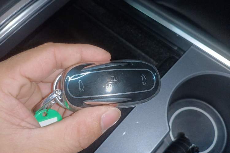 Used Tesla Model Y 2022 Long-Range All-Wheel-Drive Version