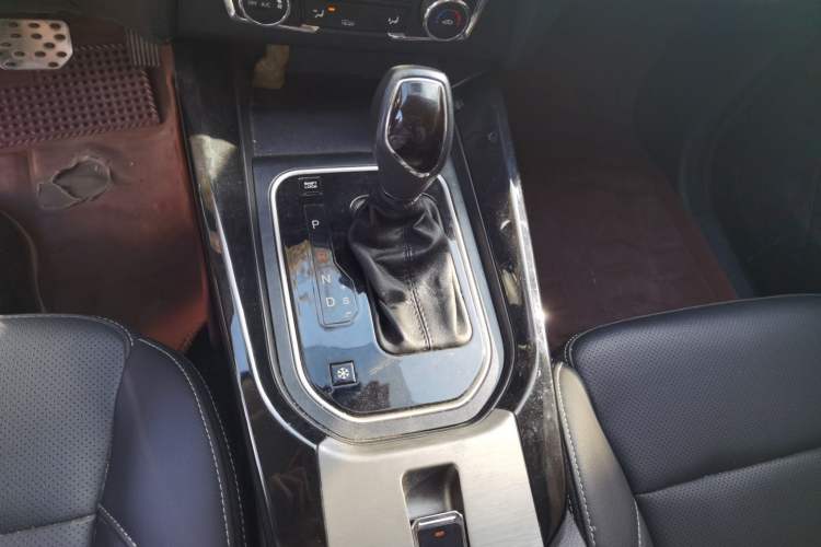 Used Dongfeng Fengon S560 2019 1.8L CVT Elite Model Gear Lever