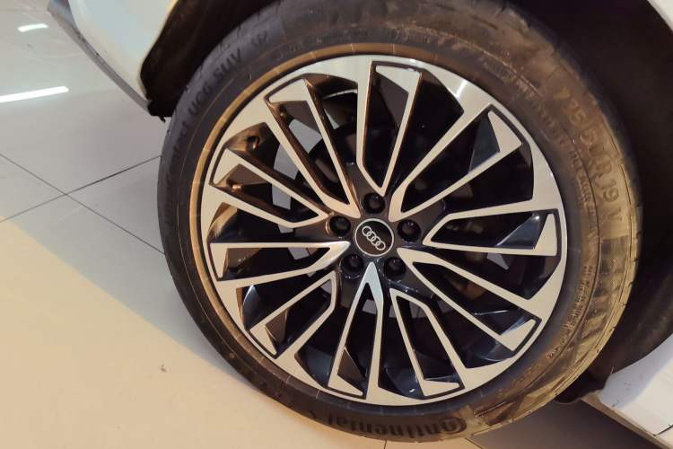 Used Audi Q3 2020 35 TFSI Fashion Dynamic Model
