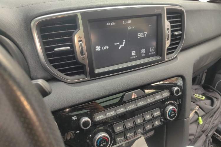 Used Kia KX5 2017 1.6T Automatic Two-Wheel Drive 15th Anniversary Special Edition DLX Audio And AC Panel