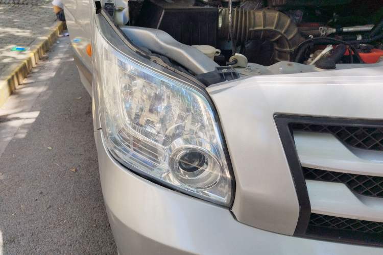 Used Foton Toano 2017 2.5T Restyled E Commercial Version Short Wheelbase 4J25TC3 Right Front Headlight