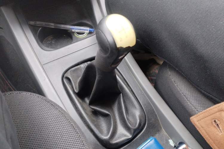 Used FAW Senya S80 2013 1.5L Manual 5-Seat Urban Fashion Edition Gear Lever