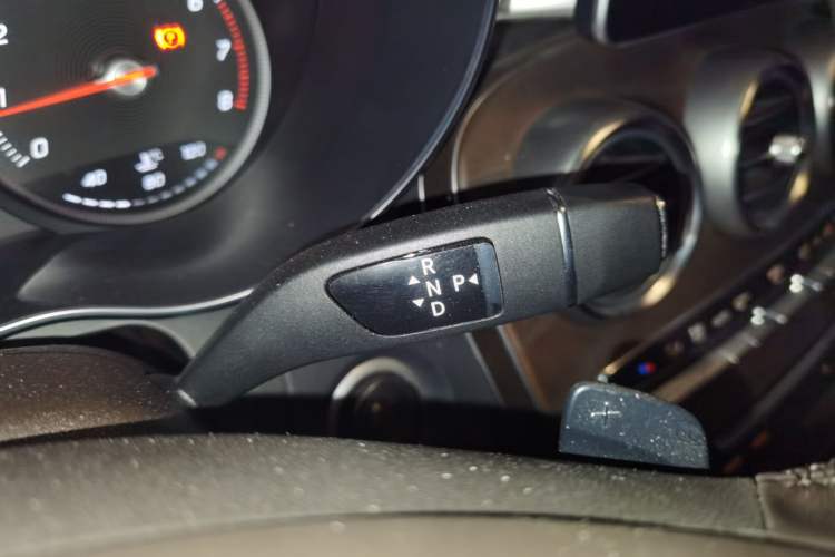Used Mercedes-Benz GLC 2016 GLC 300 4MATIC Dynamic Model Gear Lever