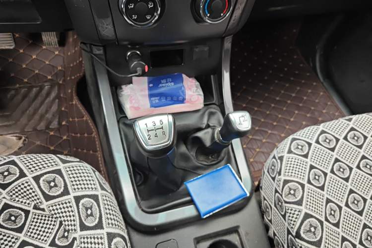 Used Isuzu TAGA 2018 3.0T Four-Wheel Drive Luxury Edition